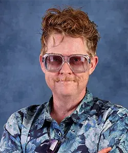 portrait of Kelly Besser